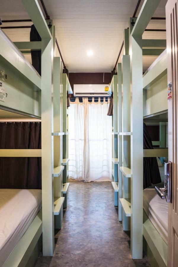 Albergue Yoo Yen Pen Sook Bangkok Exterior foto